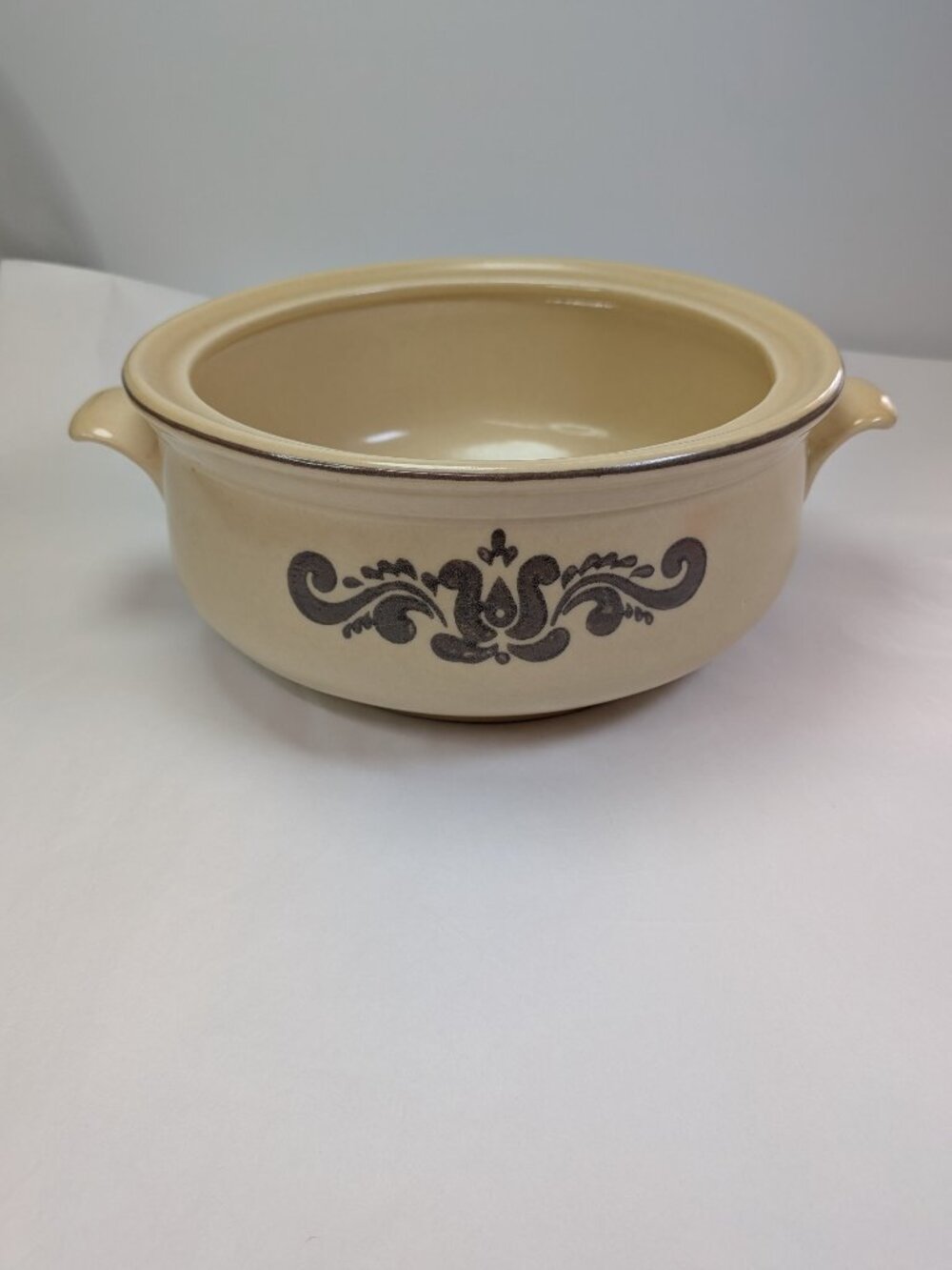 Vintage Pfaltzgraff Village Round Covered Casserole Dish Base Farmhouse No Lid